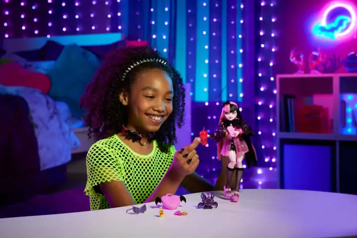 Monster High Dukke - Draculaura Med Kæledyr 3 Monster High Dukke - Draculaura Med Kæledyr - Billede 3