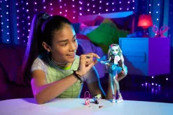 Monster High Dukke - Frankie Med Kæledyr -Legetøjsverden monster high dukke med kaeledyr frankie hhk53 603407 5