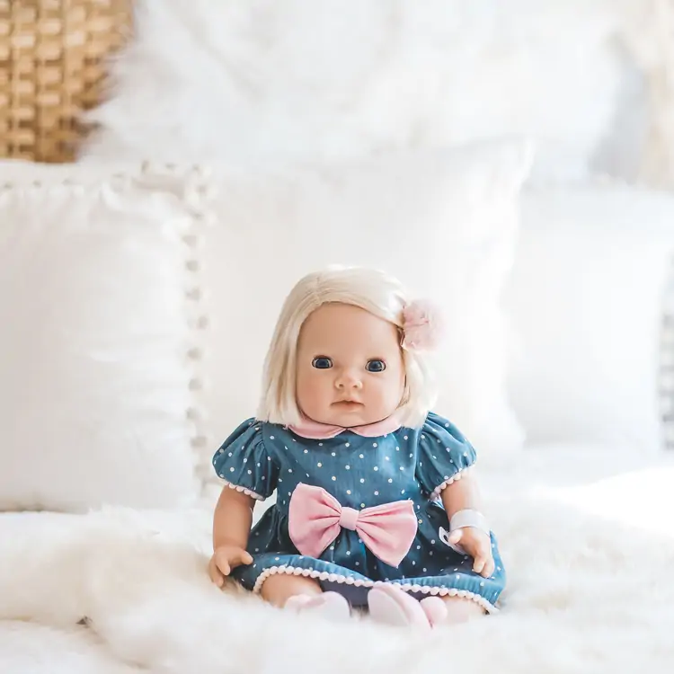 Tiny Treasures - Dukke Med Lyd - Blond Hår Med Blå Kjole 5 Tiny Treasures - Dukke Med Lyd - Blond Hår Med Blå Kjole - Billede 5